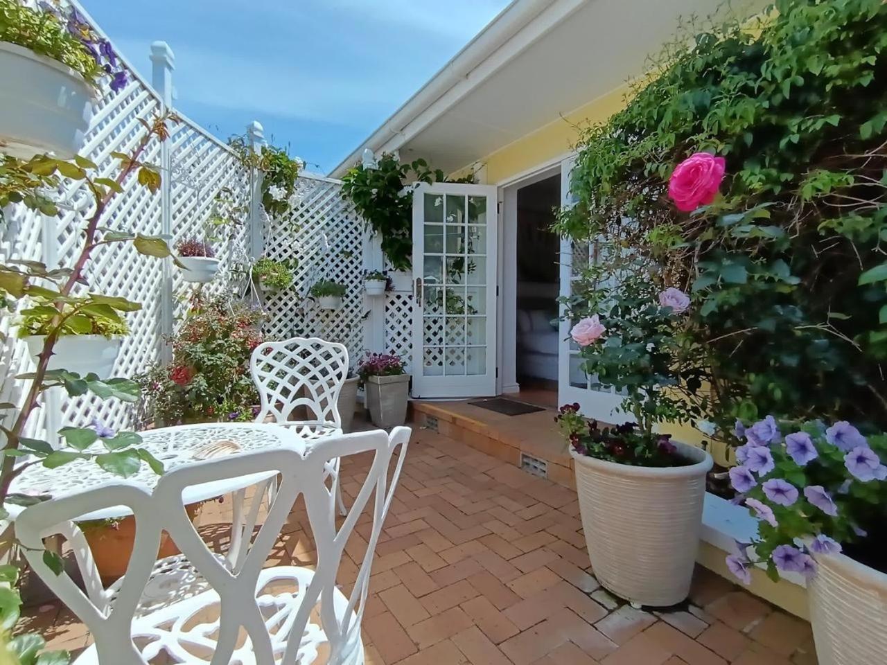 On The Bay Bed and Breakfast Port Elizabeth Eksteriør billede