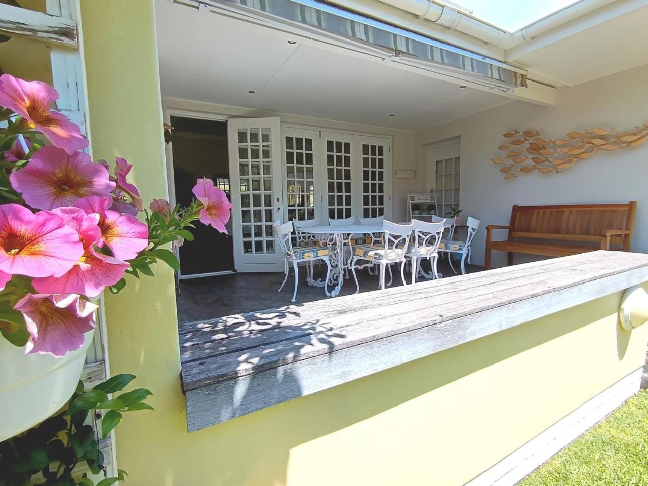On The Bay Bed and Breakfast Port Elizabeth Eksteriør billede