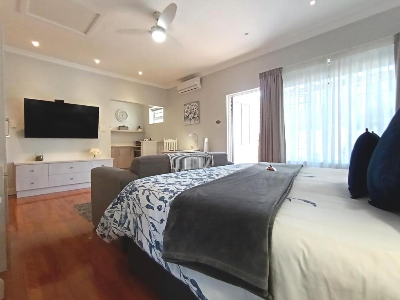 On The Bay Bed and Breakfast Port Elizabeth Eksteriør billede
